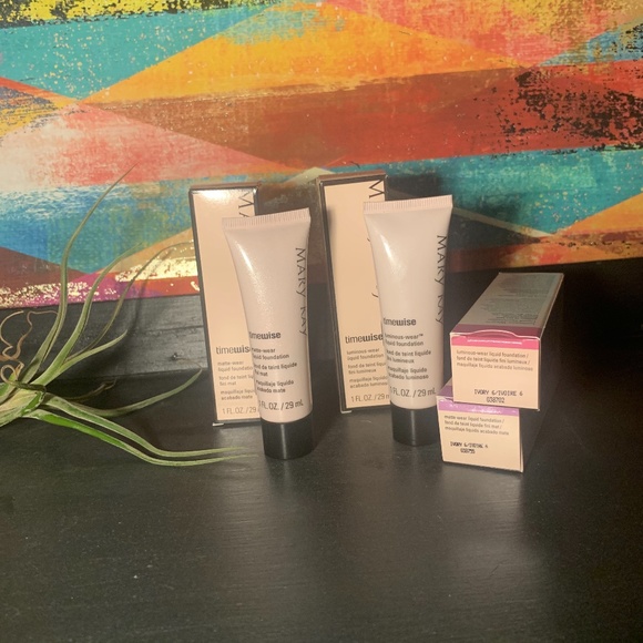 Ivory 6 AntiAging Luminous/Matte liquid foundation